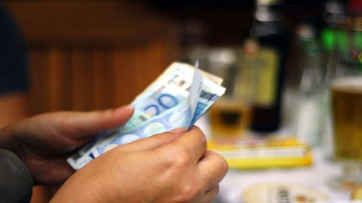 Ειδικό εποχικό βοήθημα 2025: Πότε ανοίγει η πλατφόρμα για αιτήσεις και ποιοι θα πάρουν έως 1.375€