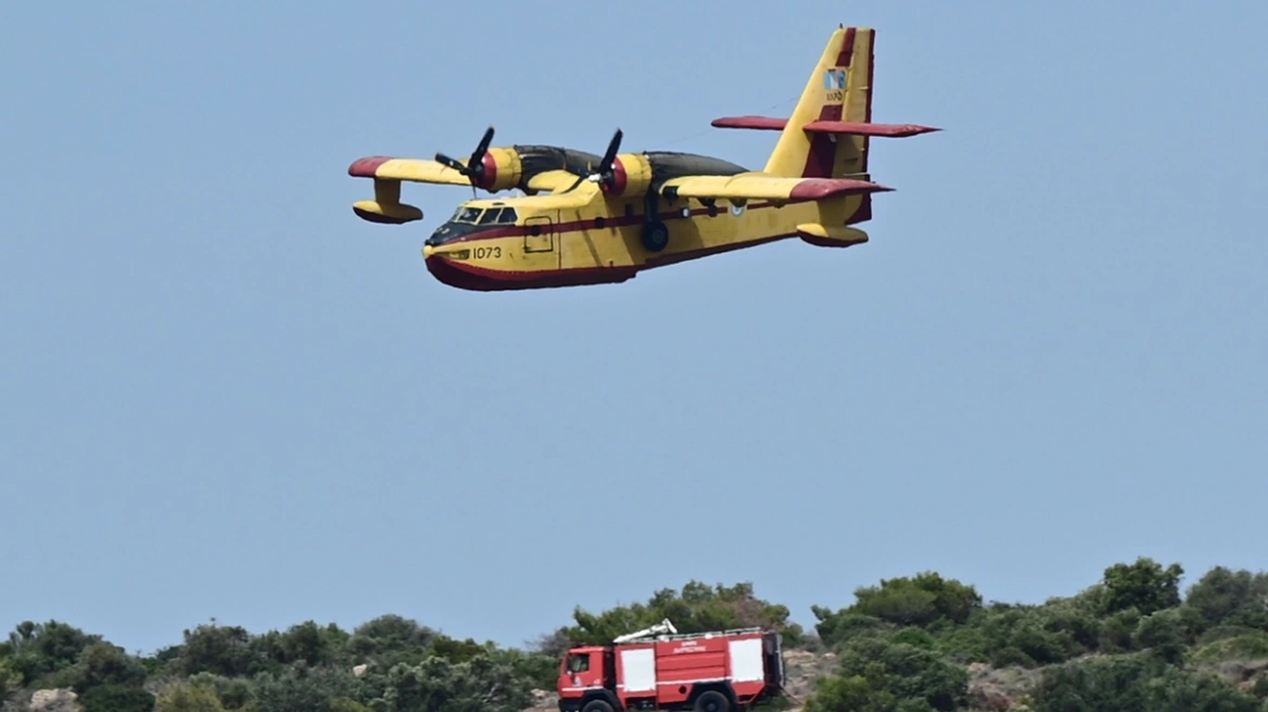 Μεγάλη φωτιά στο Παγγαίο Καβάλας: Επιχειρούν δεκάδες πυροσβέστες και εναέρια μέσα
