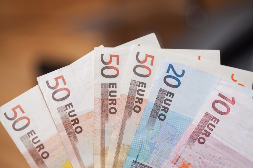 Ποιοι θα δουν χρήματα στους λογαριασμούς τους έως 19 Σεπτεμβρίου από e-ΕΦΚΑ και ΔΥΠΑ