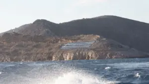 Ψέριμος: Το σχολείο ξαναζωντανεύει μετά από 17 χρόνια – Πέντε παιδιά και μια δασκάλα δίνουν ελπίδα στο νησί