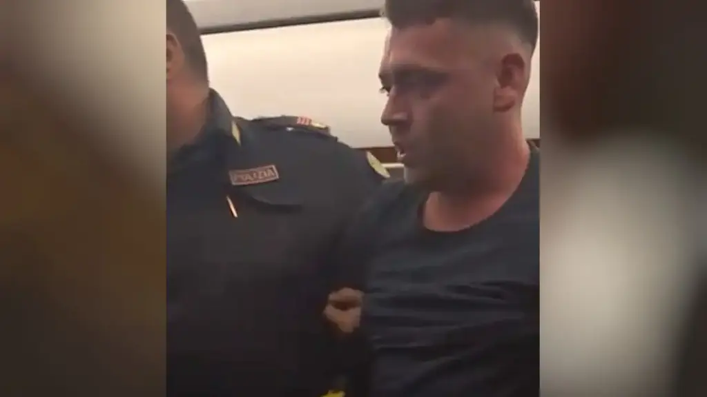 Αναγκαστική προσγείωση πτήσης EasyJet για Κέρκυρα λόγω επιβάτη που προκάλεσε χαμό στο αεροπλάνο