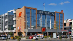 Σκλαβενίτης: Ποια διάσημη Ελληνίδα είναι η σύζυγός του αφεντικού της αλυσίδας σούπερ μάρκετ