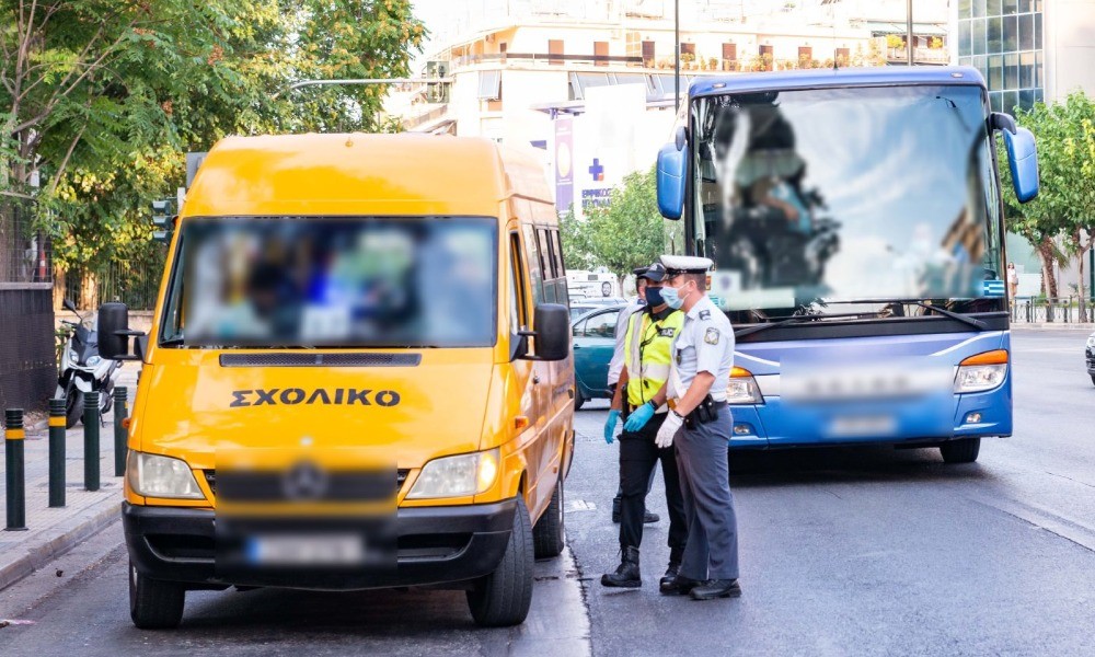 Εκτεταμένοι έλεγχοι στα σχολικά λεωφορεία της Αθήνας – Μπήκαν τα πρώτα πρόστιμα