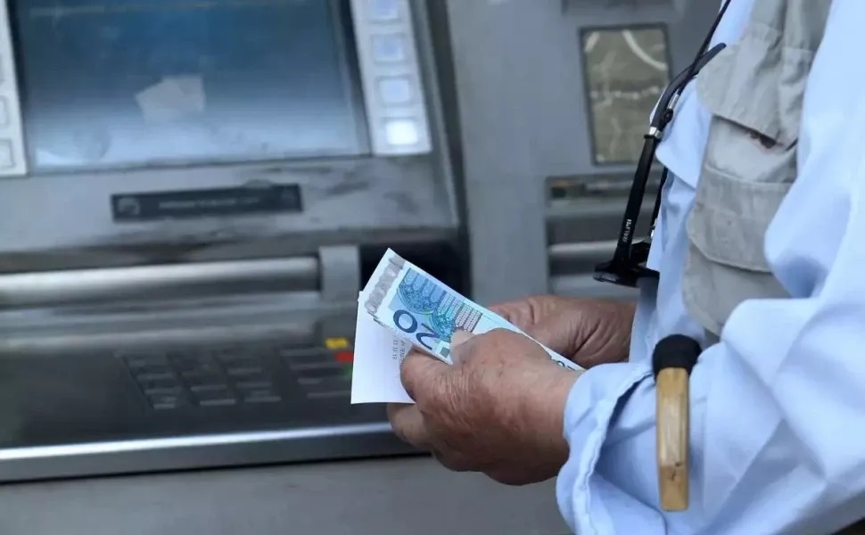Συντάξεις Οκτωβρίου 2025: Ποιοι πληρώνονται πρώτοι
