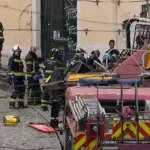Δραματικές στιγμές στη Λισαβόνα με εκτροχιασμό τελεφερίκ – 15 νεκροί μέχρι τώρα