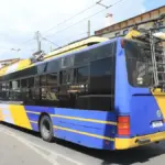 Πειραιάς: Άγριος ξυλοδαρμός οδηγού τρόλεϊ για ένα κορνάρισμα – Στο νοσοκομείο με τραύματα στο κεφάλι