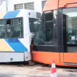 Τροχαίο στον Πειραιά: Οι Αρχές εξετάζουν βίντεο για τα αίτια της σύγκρουσης Τραμ με λεωφορείο