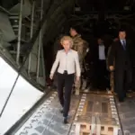 Συναγερμός στην Ευρώπη: Παρέμβαση που «τύφλωσε» GPS στο αεροσκάφος της Ούρσουλα φον ντερ Λάιεν