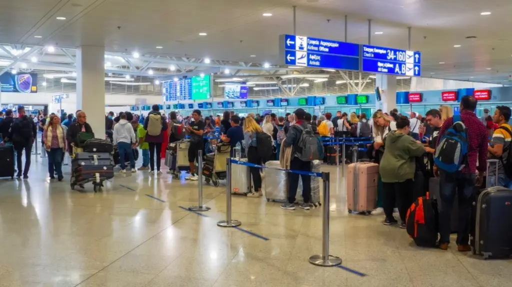Χάος στο Ελ. Βενιζέλος: Πέμπτη μέρα με καθυστερήσεις πτήσεων και ατελείωτη ταλαιπωρία για χιλιάδες επιβάτες