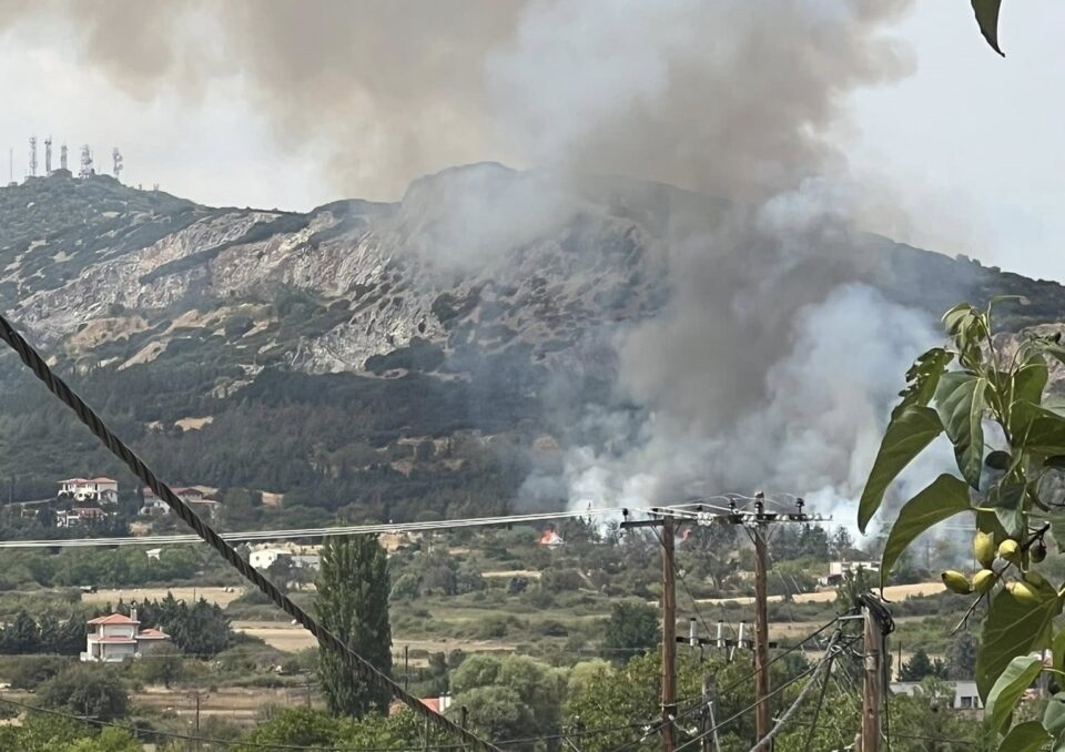 Φωτιά τώρα στην περιοχή του Χορτιάτη Θεσσαλονίκης – Ήχησε το 112