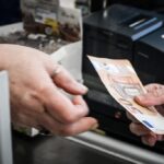 Γεμίζουν οι… τσέπες: Μποναμάς 1,2 δισ. για 4 εκατ. πολίτες