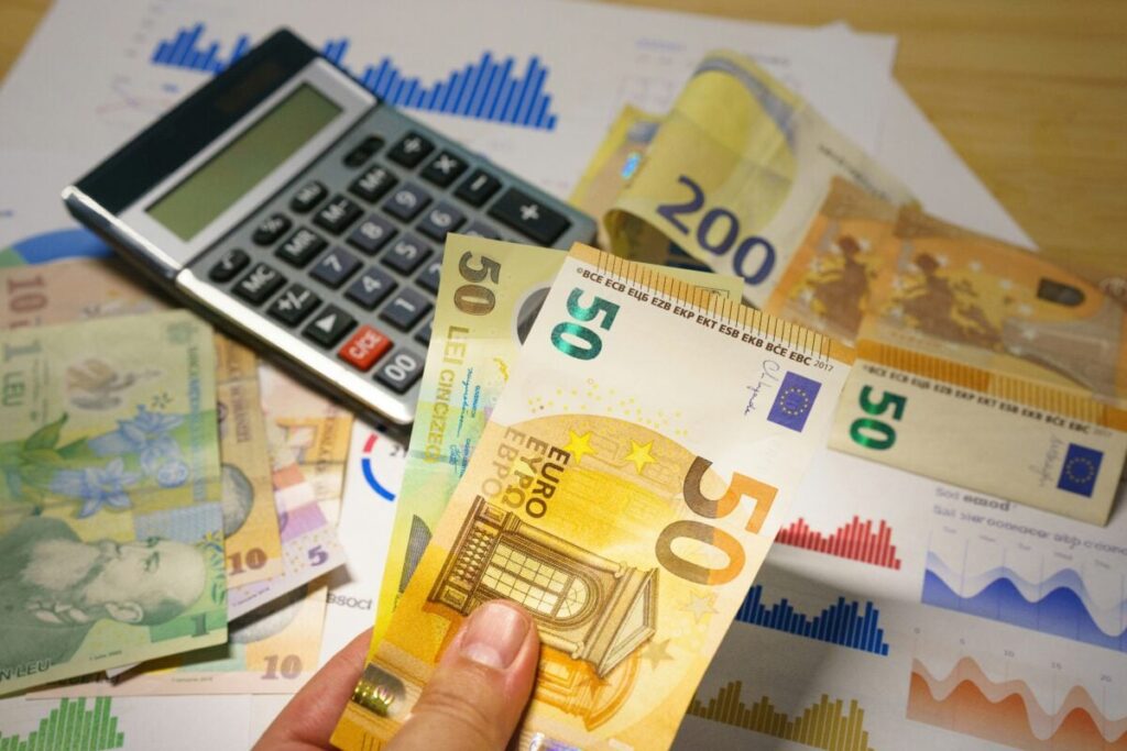 ΟΠΕΚΑ: Ξεκίνησαν οι αιτήσεις για το επίδομα έως 600 ευρώ