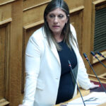 Η Κωνσταντοπούλου στα αγροτικά μπλόκα: «Κάτω τα χέρια από τους αγρότες»