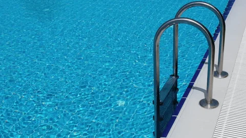 Τραγωδία: Δεν τα κατάφερε το 3χρονο παιδί που είχε πέσει σε πισίνα