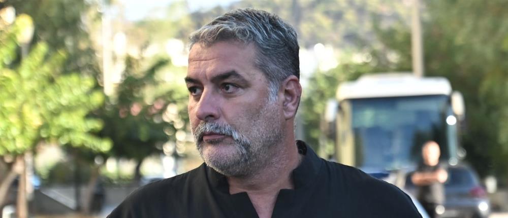 Βασίλης Μπισμπίκης: Πήγε με γλυκά στη γειτονιά και ζήτησε συγνώμη για το τροχαίο