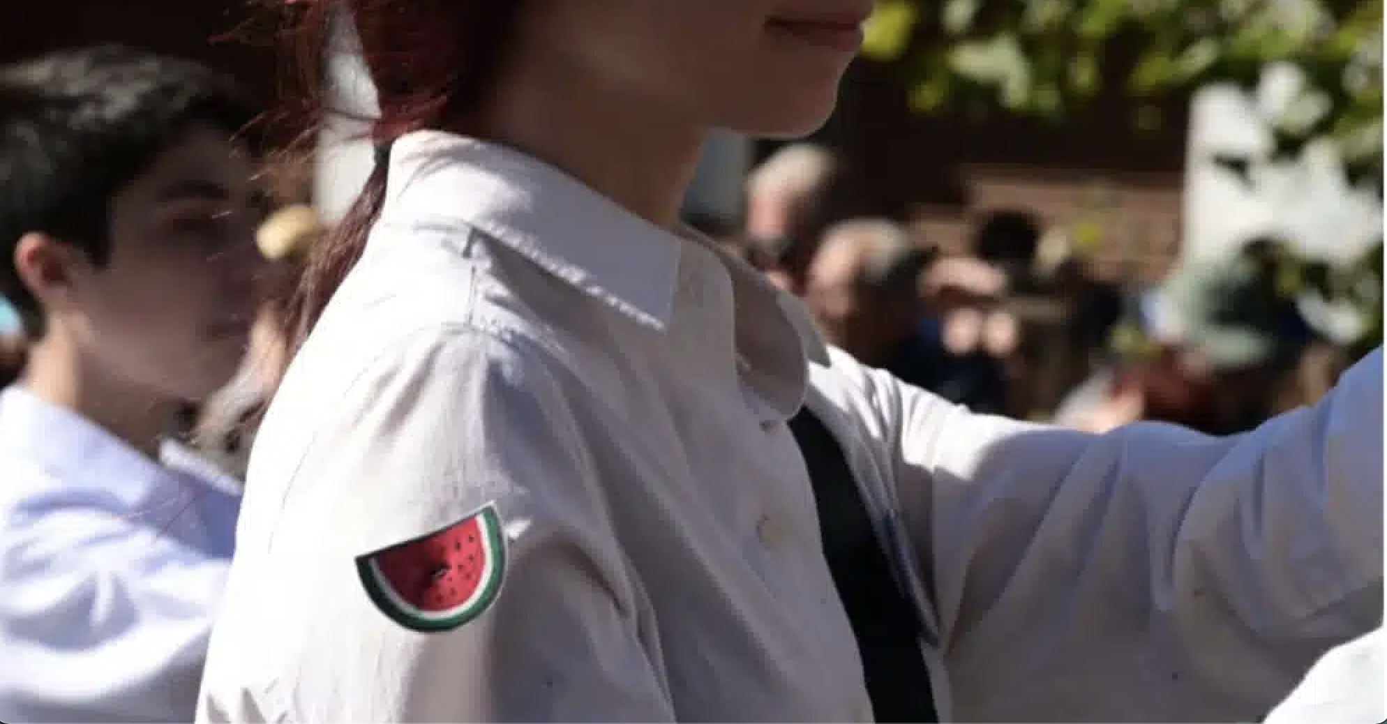 Η μαθήτρια με το «καρπούζι» στην παρέλαση – Το συγκλονιστικό μήνυμα πίσω από την πράξη της