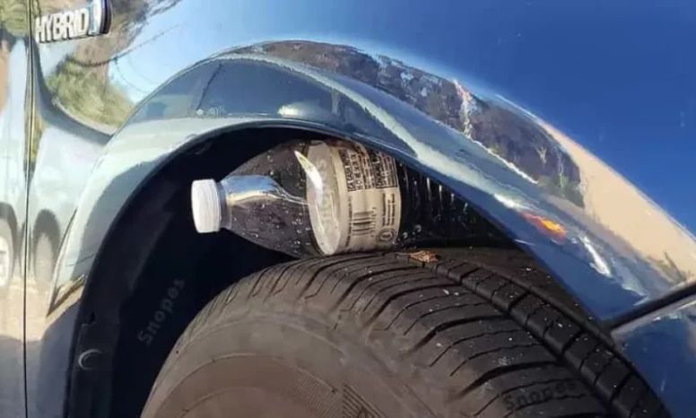 Είδατε πλαστικό μπουκάλι στη ρόδα του αυτοκινήτου σας; Τι σημαίνει και τι πρέπει να κάνετε αμέσως