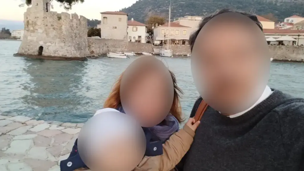 Κορωπί: Μάχη για τη ζωή της δίνει 40χρονη που ξυλοκοπήθηκε άγρια από τον σύζυγό της – Τραυματισμένος και ο 4χρονος γιος τους