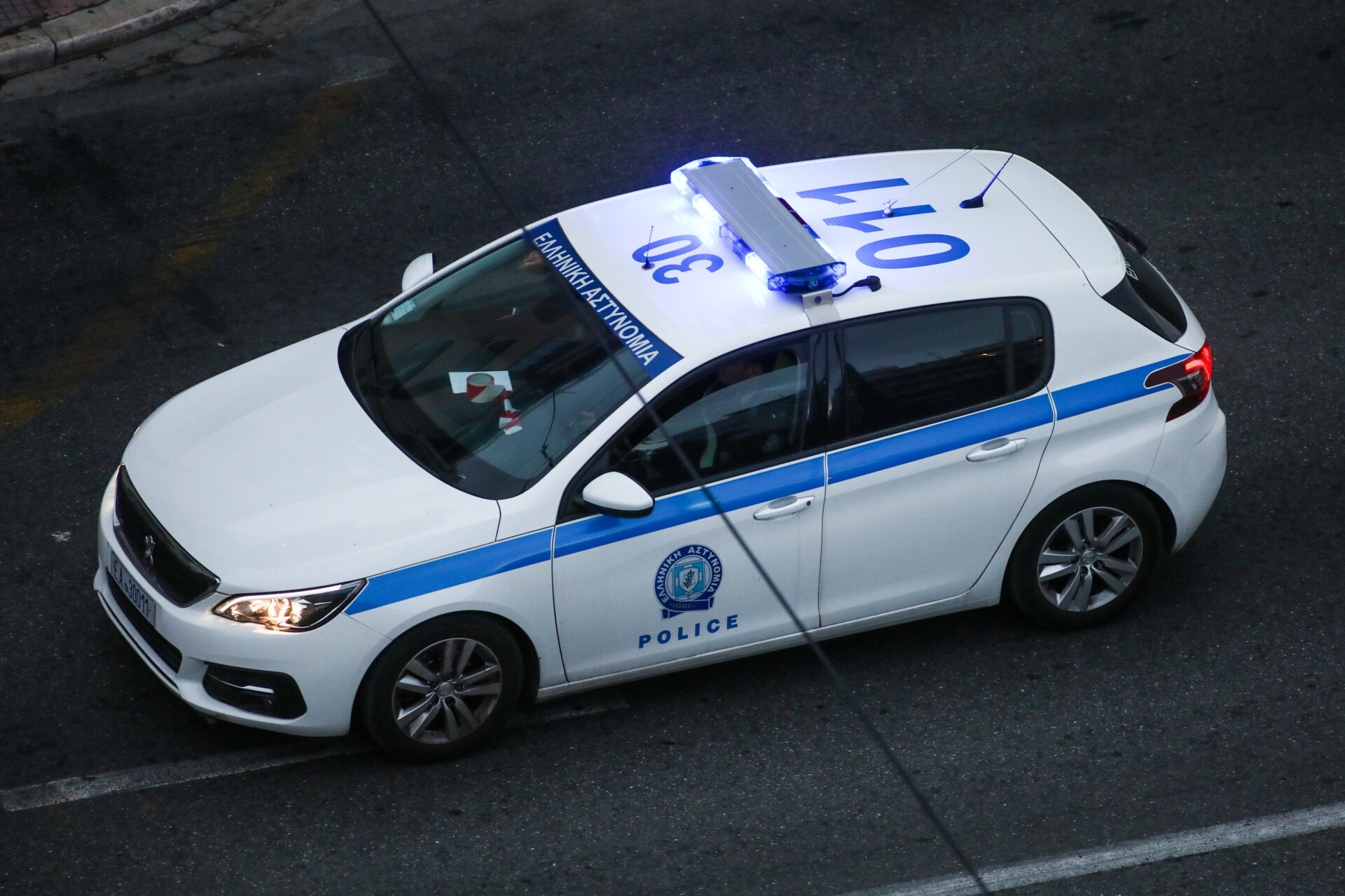 Εξιχνιάστηκαν 54 διαρρήξεις πολυτελών οχημάτων στην Καλαμαριά
