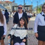 Συγκίνηση στη Βοιωτία: η 14χρονη Αλεξία που τραυματίστηκε πριν έξι χρόνια παρέλασε με δύναμη