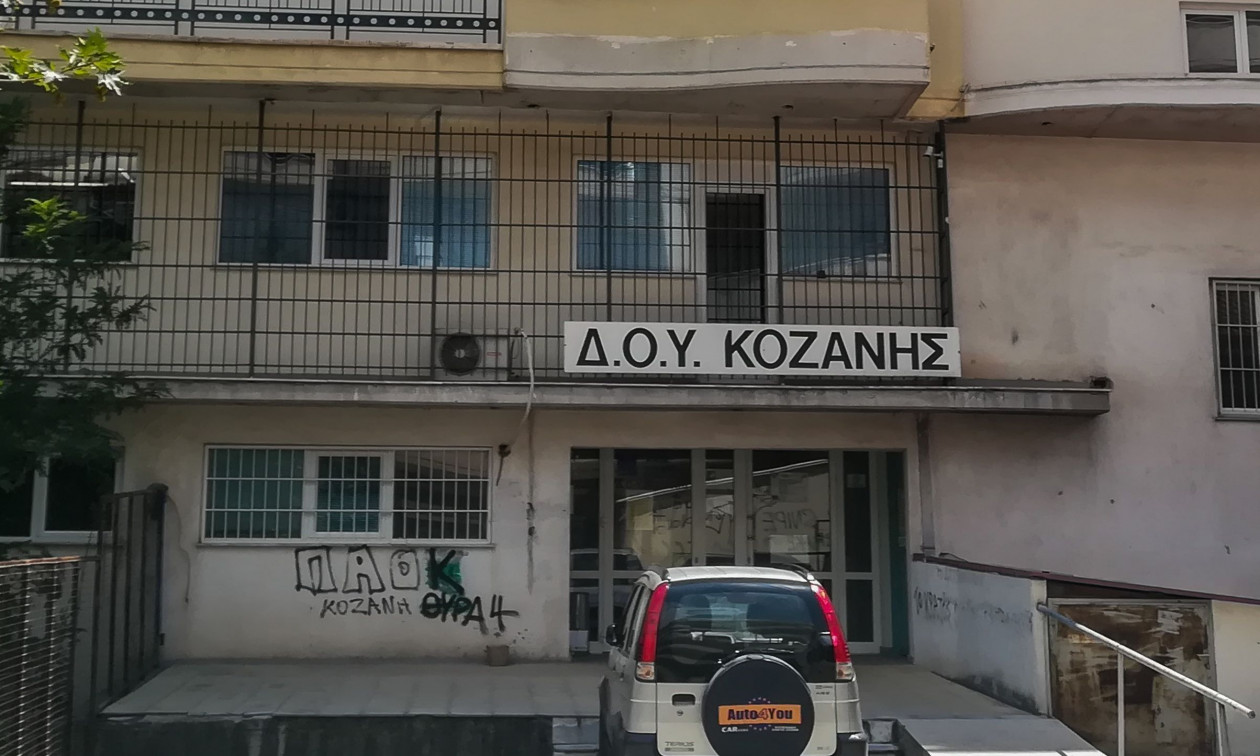 Κοζάνη: Ισόβια στον δράστη της επίθεσης με τσεκούρι στη ΔΟΥ – Αμετανόητος απέναντι στα θύματά του