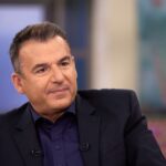 Ο Γιώργος Λιάγκας αποκαλύπτει τη σκολίωση του και την επιλογή να παρελάσει παρά τους πόνους