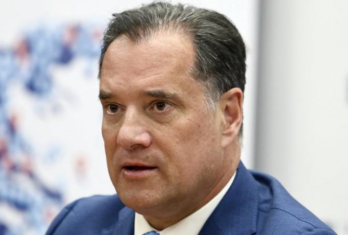 Άδωνις για Πάνο Ρούτσι: «Όταν αισθανόμαστε αδιαθεσία πάμε σε νοσοκομείο όχι σε ξενοδοχείο»