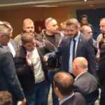 Έκρηξη οργής στη Λιβαδειά: Αγρότες εισέβαλαν στο διοικητήριο και περικύκλωσαν τον Κώστα Τσιάρα