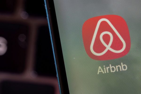 Airbnb σε κρίση: Γιατί χιλιάδες Έλληνες αποσύρουν τα ακίνητά τους – Το όνειρο μετατρέπεται σε βάρος