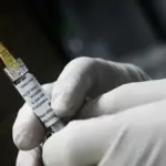 Αντιγριπικός εμβολιασμός: Μπάχαλο στα φαρμακεία με το εμβόλιο