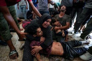 Γάζα: Ασθενή παιδιά πεθαίνουν περιμένοντας μεταφορά – Ο ΠΟΥ ζητά άνοιγμα περασμάτων για ιατρική βοήθεια