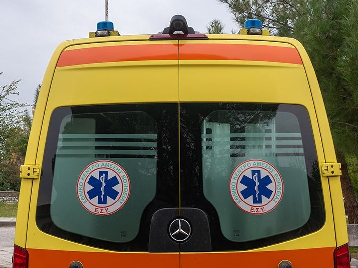 Σοβαρό τροχαίο στο Ρέθυμνο: Εγκλωβίστηκε και τραυματίστηκε 30χρονος οδηγός