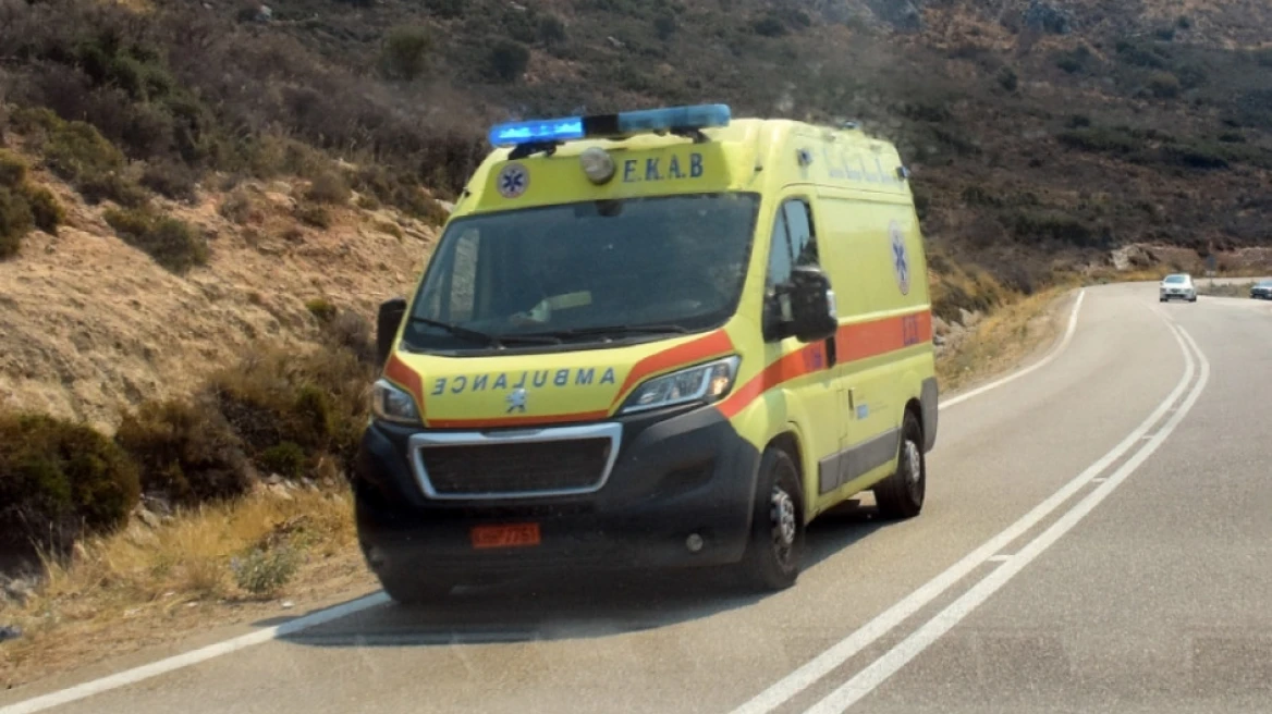 Τροχαίο στον ΒΟΑΚ με τρεις τραυματίες – Εγκλωβίστηκε γυναίκα, στο νοσοκομείο ο σύζυγος και το παιδί