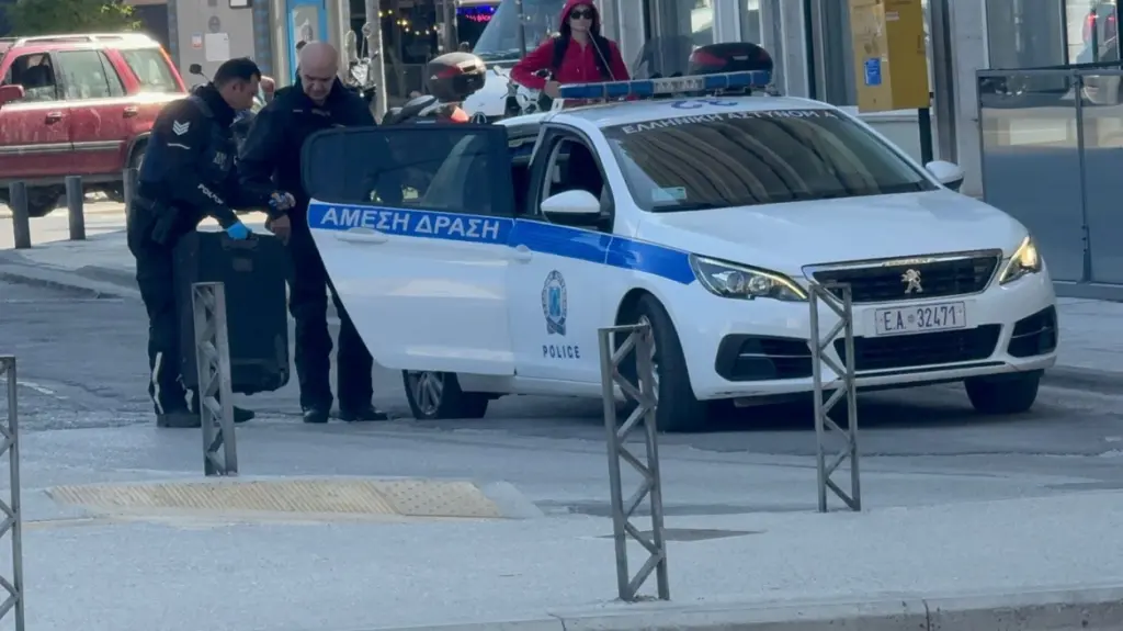 Συναγερμός τώρα σε γνωστό ξενοδοχείο για ύποπτη βαλίτσα