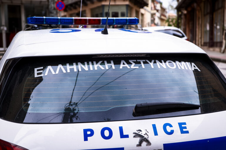 Θεσσαλονίκη: Συνελήφθη 59χρονος που μετέφερε 11 αλλοδαπούς κρυμμένους πίσω από παλέτες