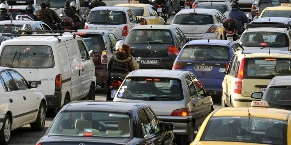 Χάος στους δρόμους της Αθήνας: Μποτιλιάρισμα σε Κηφισό, Χαϊδάρι και Αττική Οδό