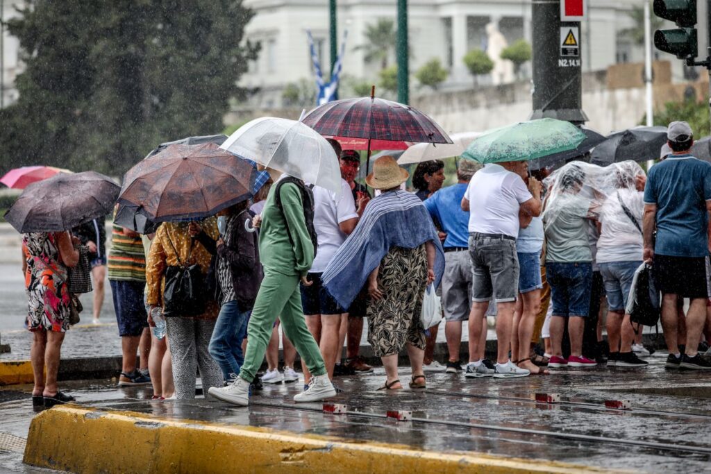 Καιρός: «Χτυπάει» την Ελλάδα η κακοκαιρία Barbara – Πότε θα φτάσει