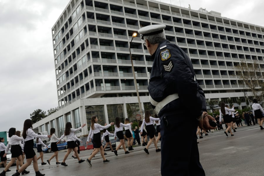 Κλειστοί δρόμοι σε Αθήνα και Πειραιά – Αλλαγές σε μετρό, τραμ και λεωφορεία