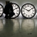 Αλλαγή ώρας 2025: Πότε γυρίζουμε τα ρολόγια μία ώρα πίσω