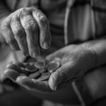 Συντάξεις Νοεμβρίου: Η 28η Οκτωβρίου «μπλοκάρει» τις πληρωμές – Τι θα γίνει