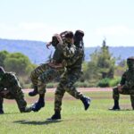 Ανοίγει ο δρόμος για υποχρεωτική στράτευση γυναικών στην Ελλάδα