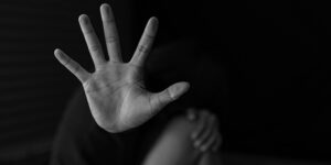 Ενδοοικογενειακή βία στο Κορωπί: Σοκάρουν οι μαρτυρίες των γειτόνων