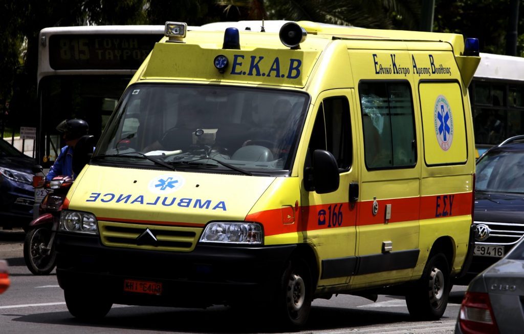 Σοκαριστικό τροχαίο στην Πάτρα: Εκτινάχθηκε γυναίκα οδηγός