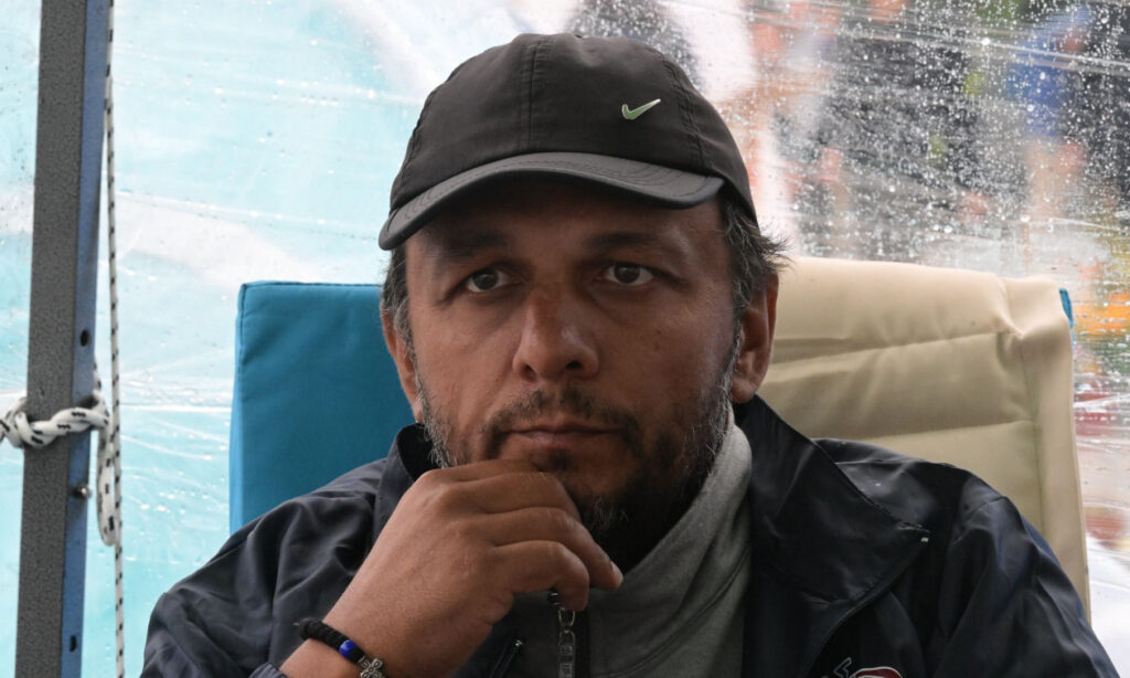 Συγκλονίζει ο Πάνος Ρούτσι: Μεταφέρθηκε για εξετάσεις ενώ συνεχίζει απεργία πείνας για τα Τέμπη