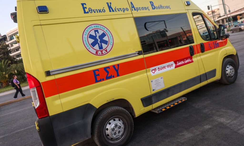 Σοβαρό εργατικό δυστύχημα στη Σίνδο – Εργάτης κατέρρευσε και έπεσε από σκάλα οικοδομής