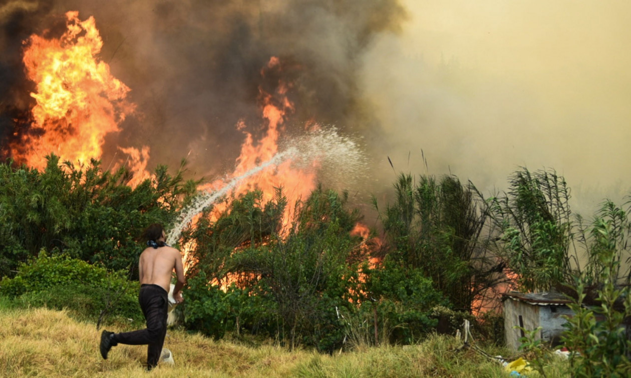 Πυρκαγιά στους Μαλάδες Ηρακλείου – Μήνυμα από το 112 στους κατοίκους