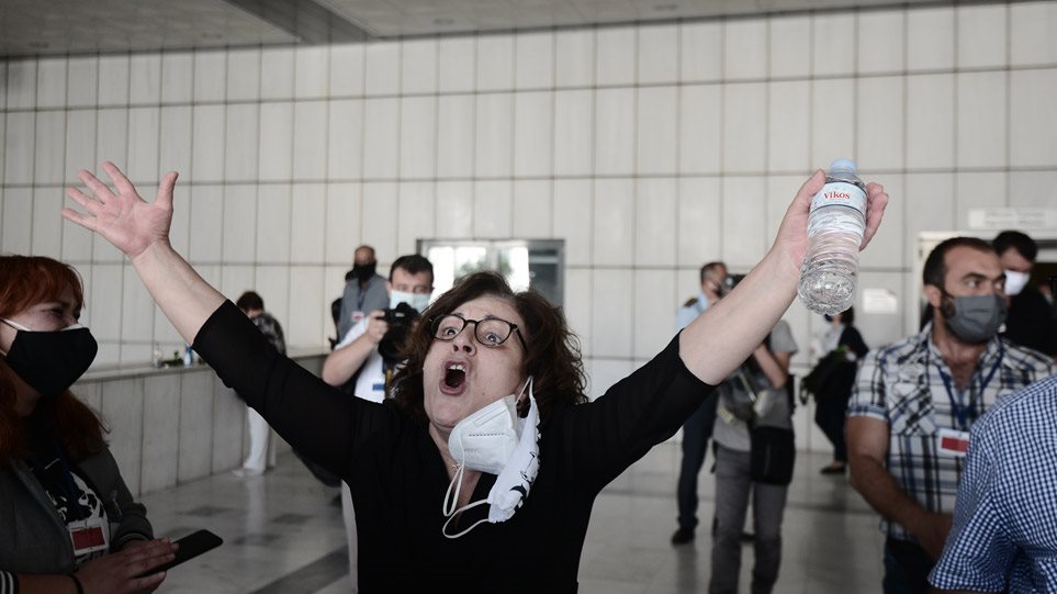 Χυδαία εξύβριση της Μάγδας Φύσσα από υποστηρικτή της Χρυσής Αυγής
