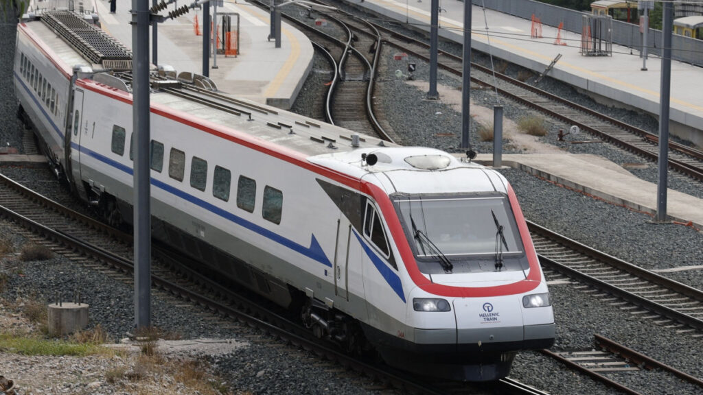 Θεσσαλονίκη – Αθήνα: Ακινητοποιήθηκε αμαξοστοιχία της Hellenic Train με 144 επιβάτες εν κινήσει