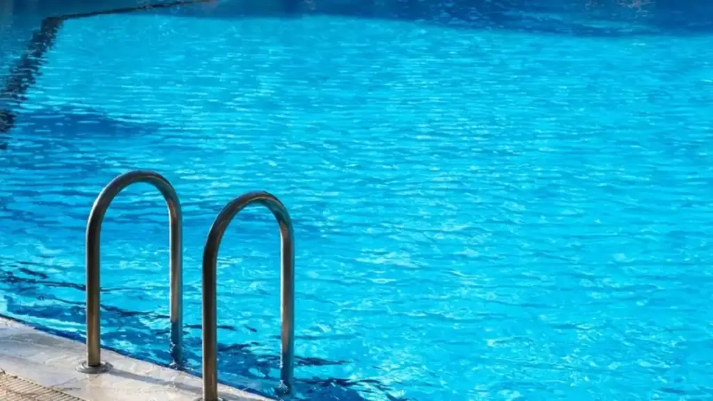 Ρόδος: Κάμερα ασφαλείας κατέγραψε τον πνιγμό της 3χρονης στην πισίνα – Μη αναστρέψιμη η κατάσταση της υγείας της