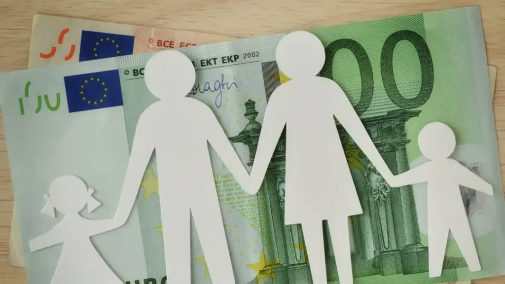 Νέο voucher έως 800 ευρώ για γονείς: Πότε ξεκινούν οι αιτήσεις
